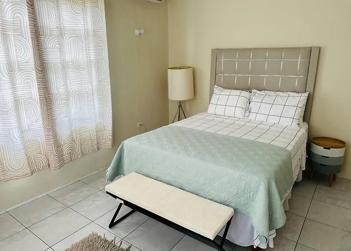 Apartamento The Coconut Palm ~poolside Ocean View Ocho Ríos